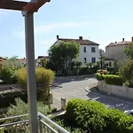 Apartments With A Parking Space Pula - 7646