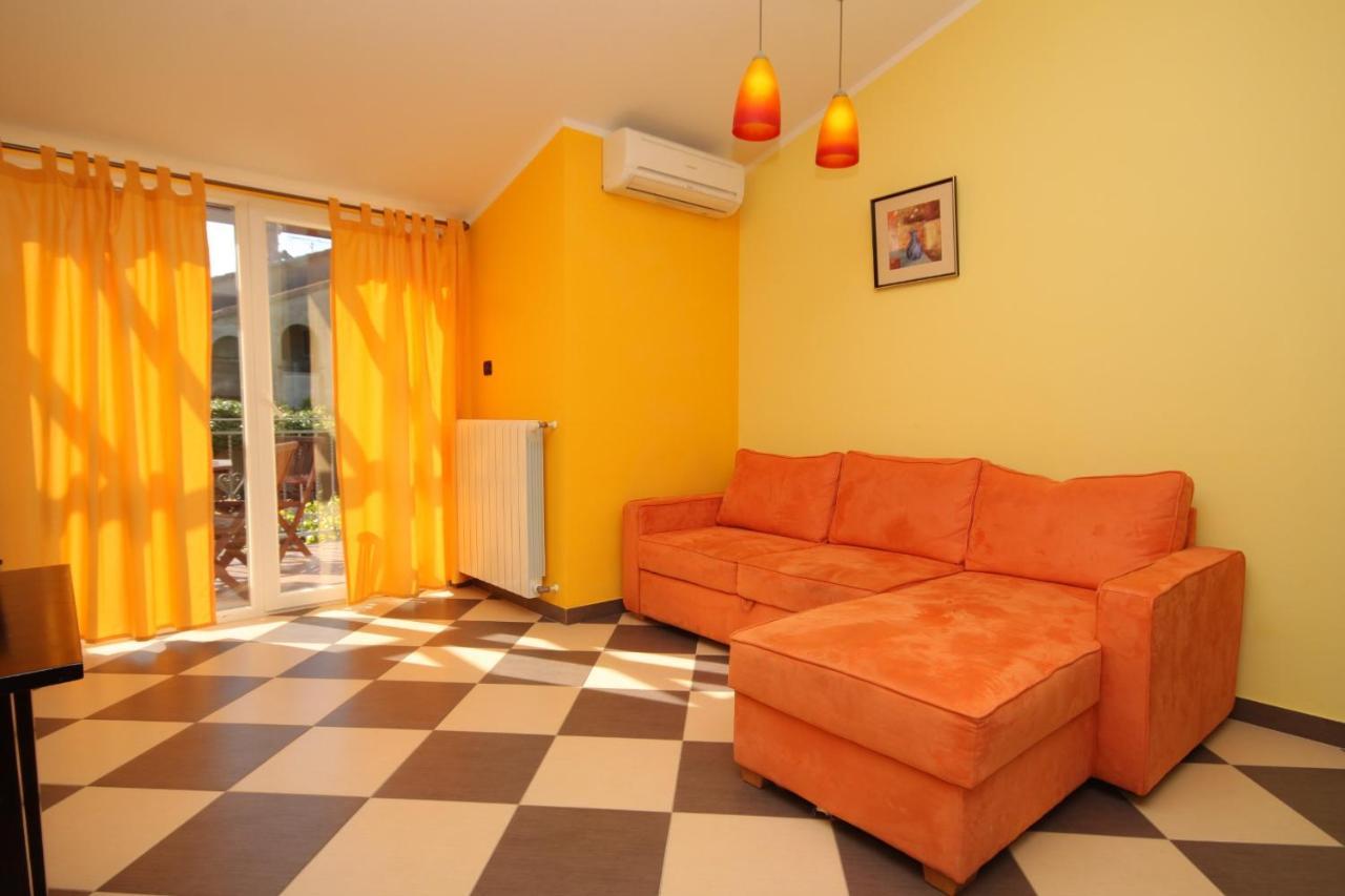 Apartments With A Parking Space Pula - 7646 Apartman Pula