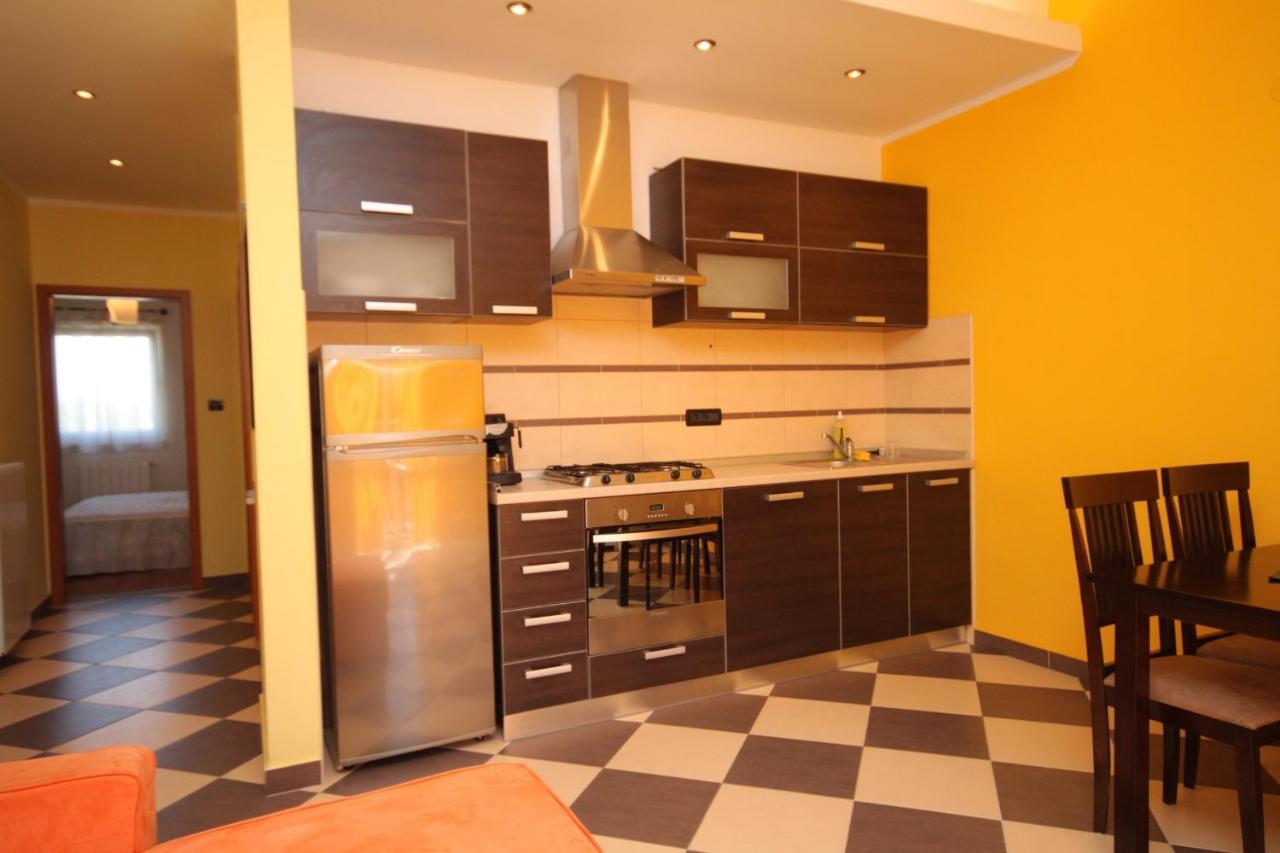 Apartments With A Parking Space Pula - 7646 Apartman Pula